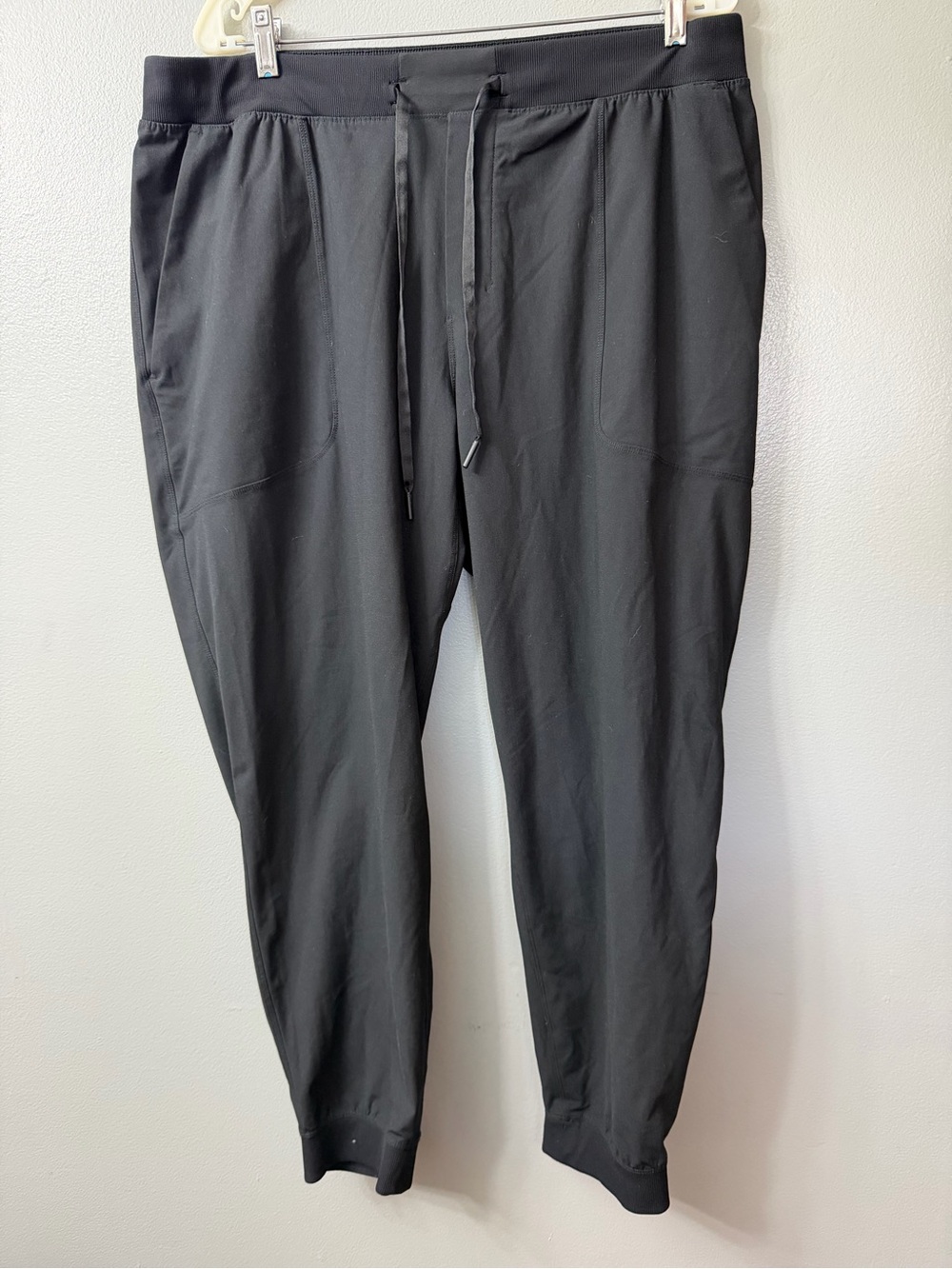 lululemon men’s drawstring waist black  joggers XXL